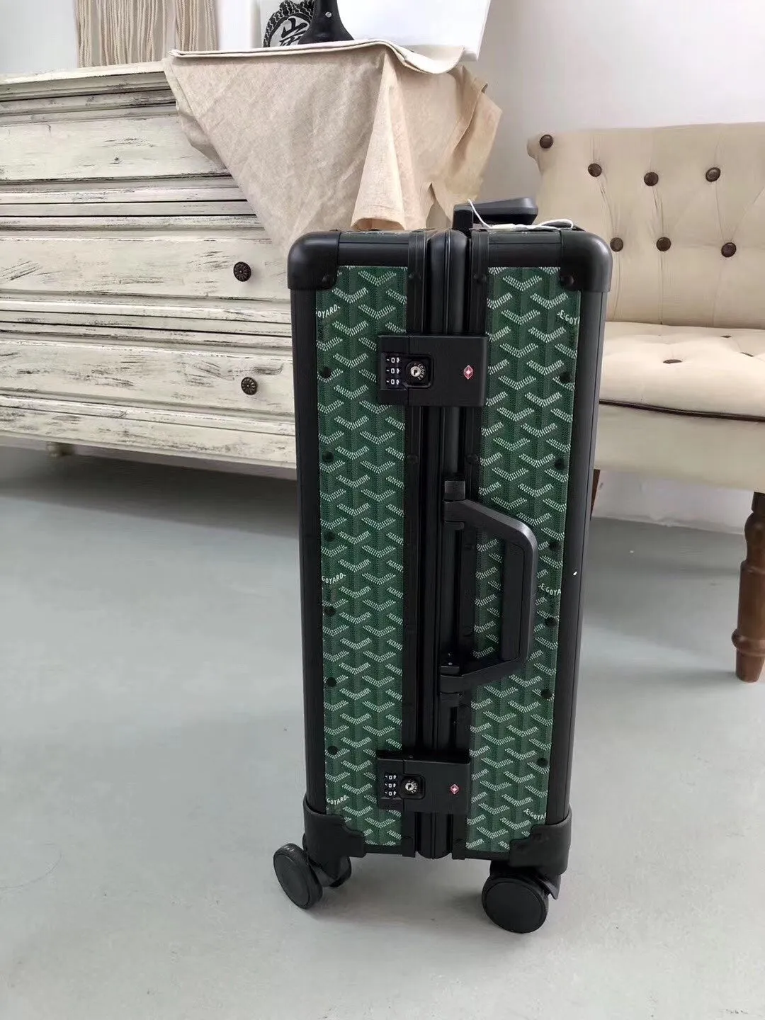 Goyard Rolling Vali Green For Men, LuGucciage 20in/51cm LV